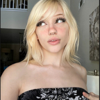 Lexi ( ) *