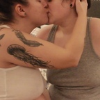 LESBIAN COUPLE