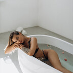 Lovely Lana