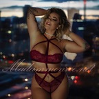 Curvy Queen