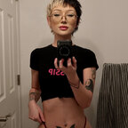 under boob queen