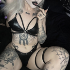 Tattooedbby [black-heart]